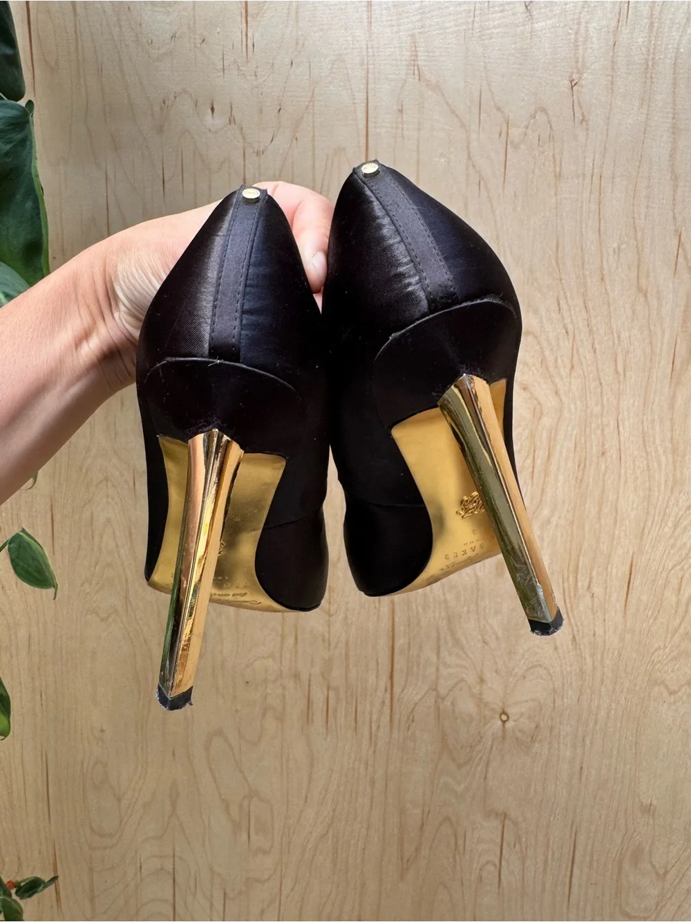 TED BAKER Brydien Brooch Pump Black 38/7.5